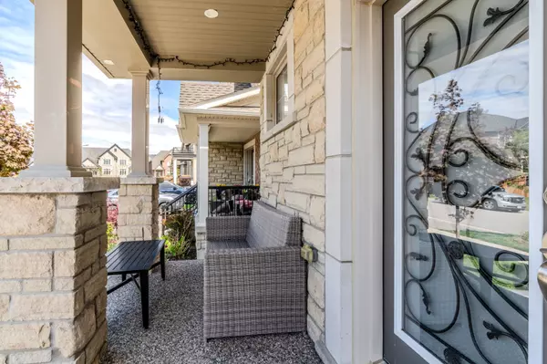 Whitby, ON L1P 0J2,5 Toulouse ST