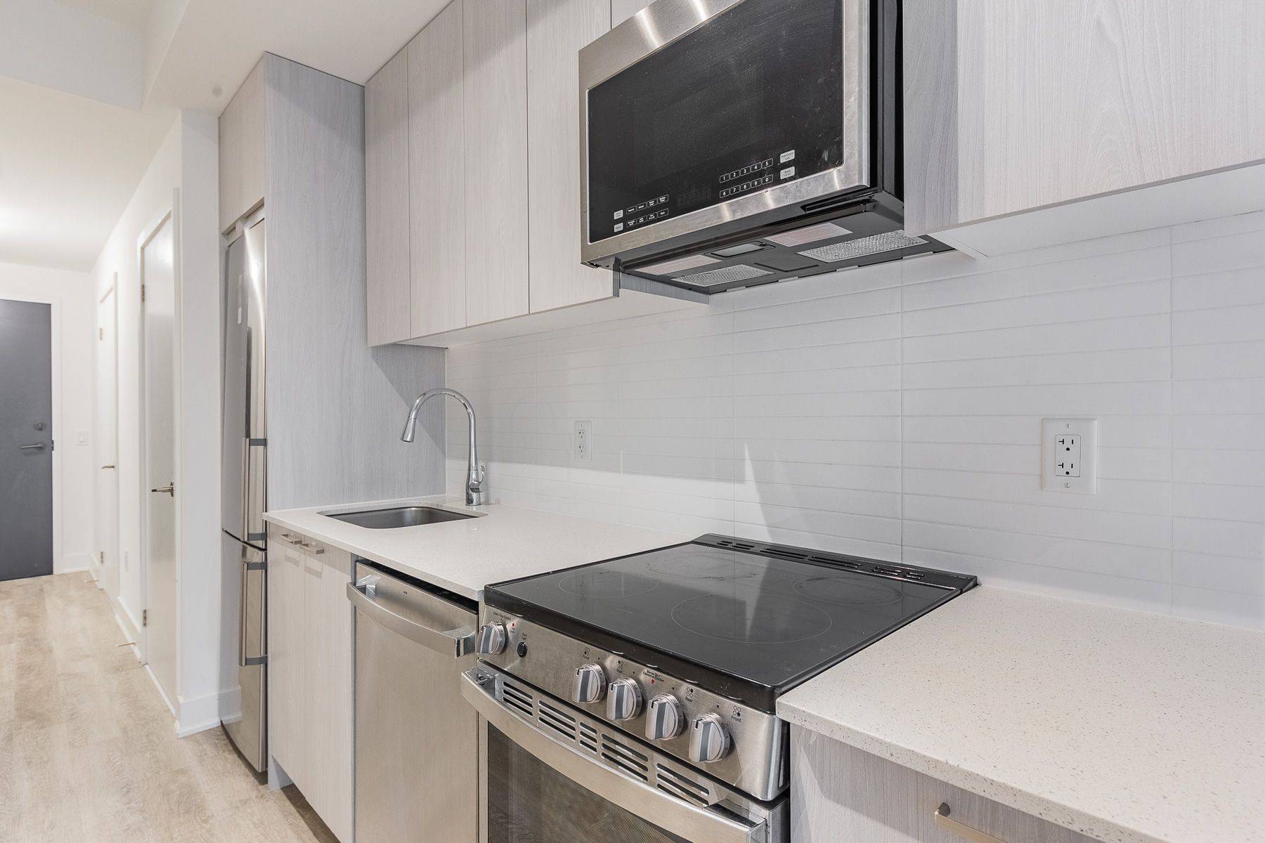 Newmarket, ON L3Y 0G7,185 Deerfield RD #223