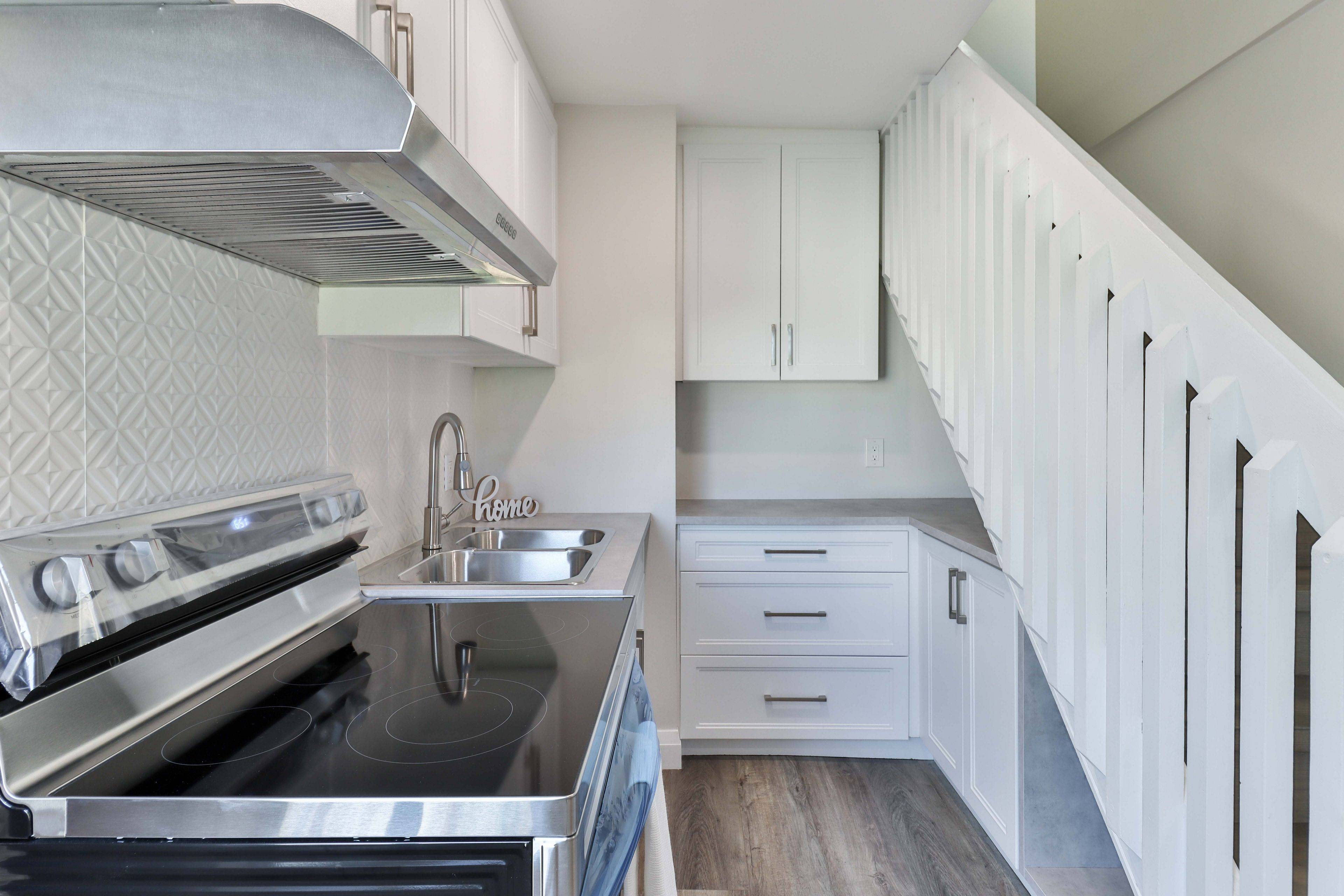 Newmarket, ON L3Y 1K7,487 Eagle ST #Suite B