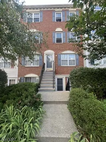 106 Callahan Ct, Newark City, NJ 07103