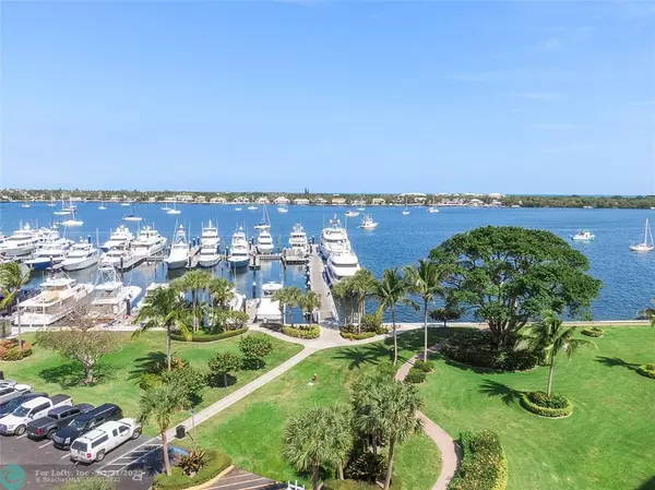 North Palm Beach, FL 33408,136 Lakeshore Dr #10