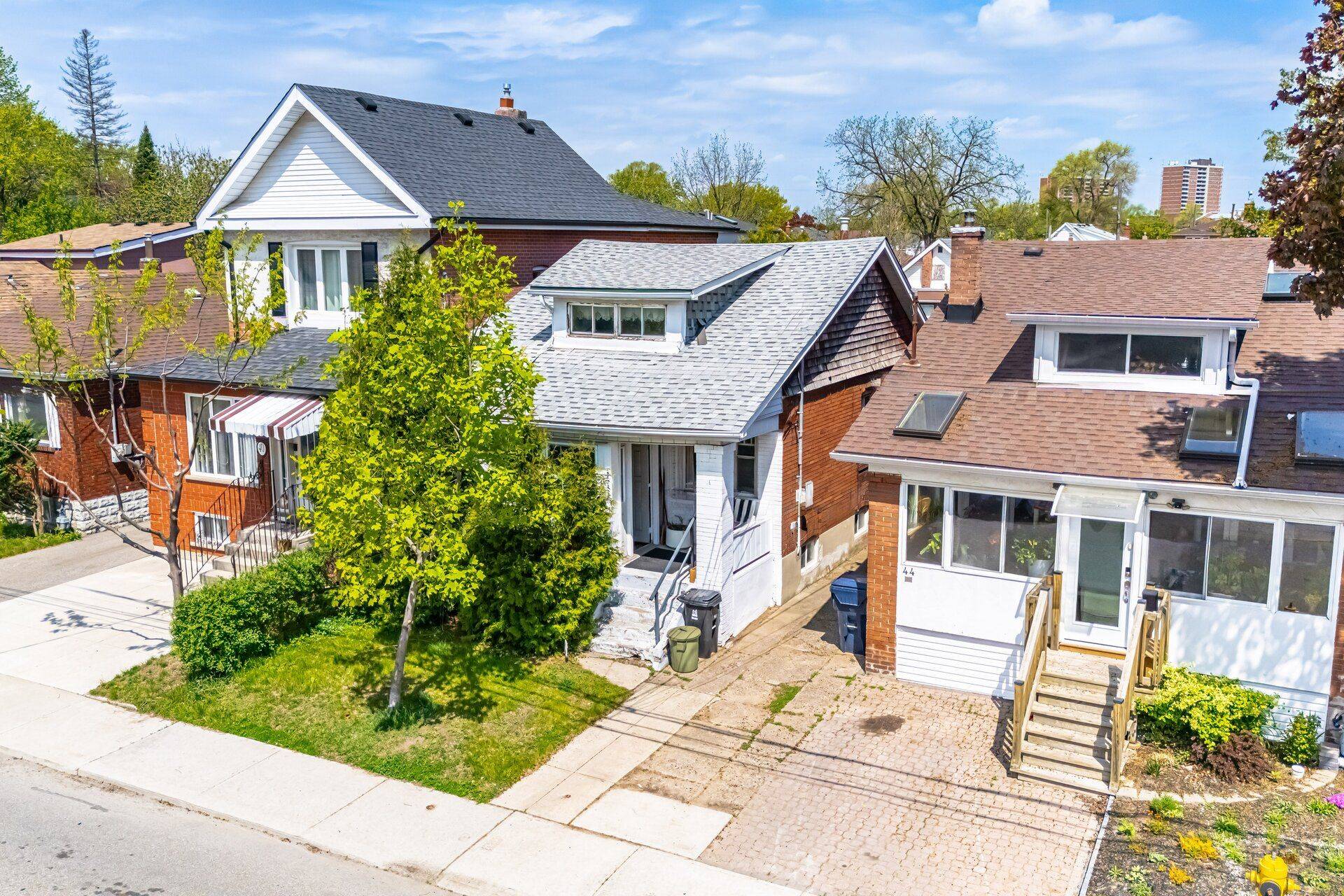 Toronto W04, ON M6M 2C6,42 Rutherford AVE