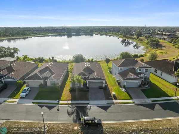 2157 LAKE SIDE AVENUE, Davenport, FL 33837