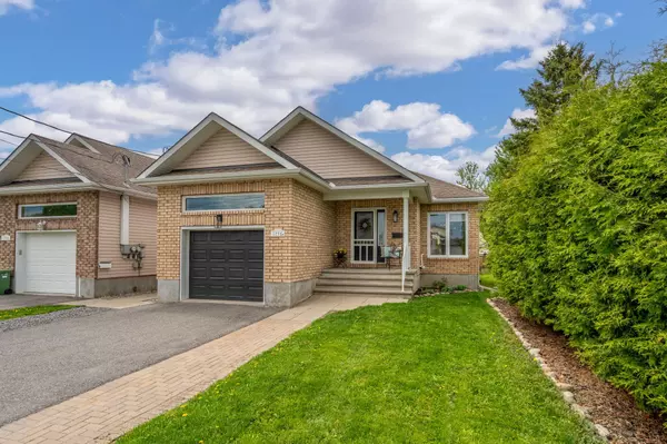 Orleans - Convent Glen And Area, ON K1C 1M5,1776 Belcourt BLVD