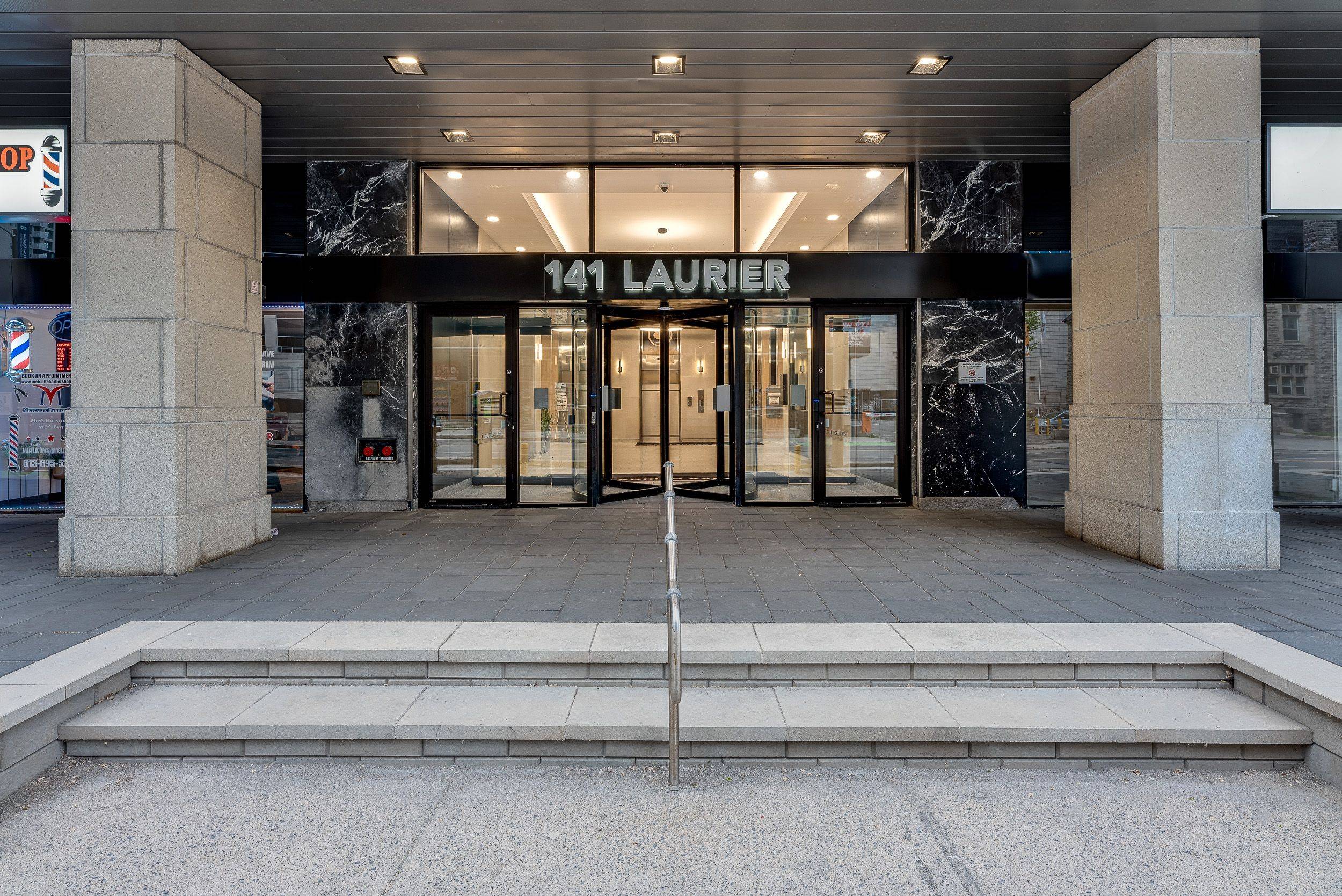 Ottawa Centre, ON K1P 5J3,141 Laurier AVE #105