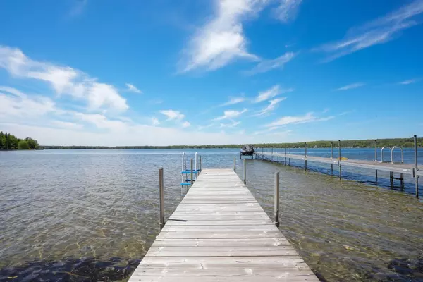 Springwater, ON L0L 1P0,8 Buttercup LN