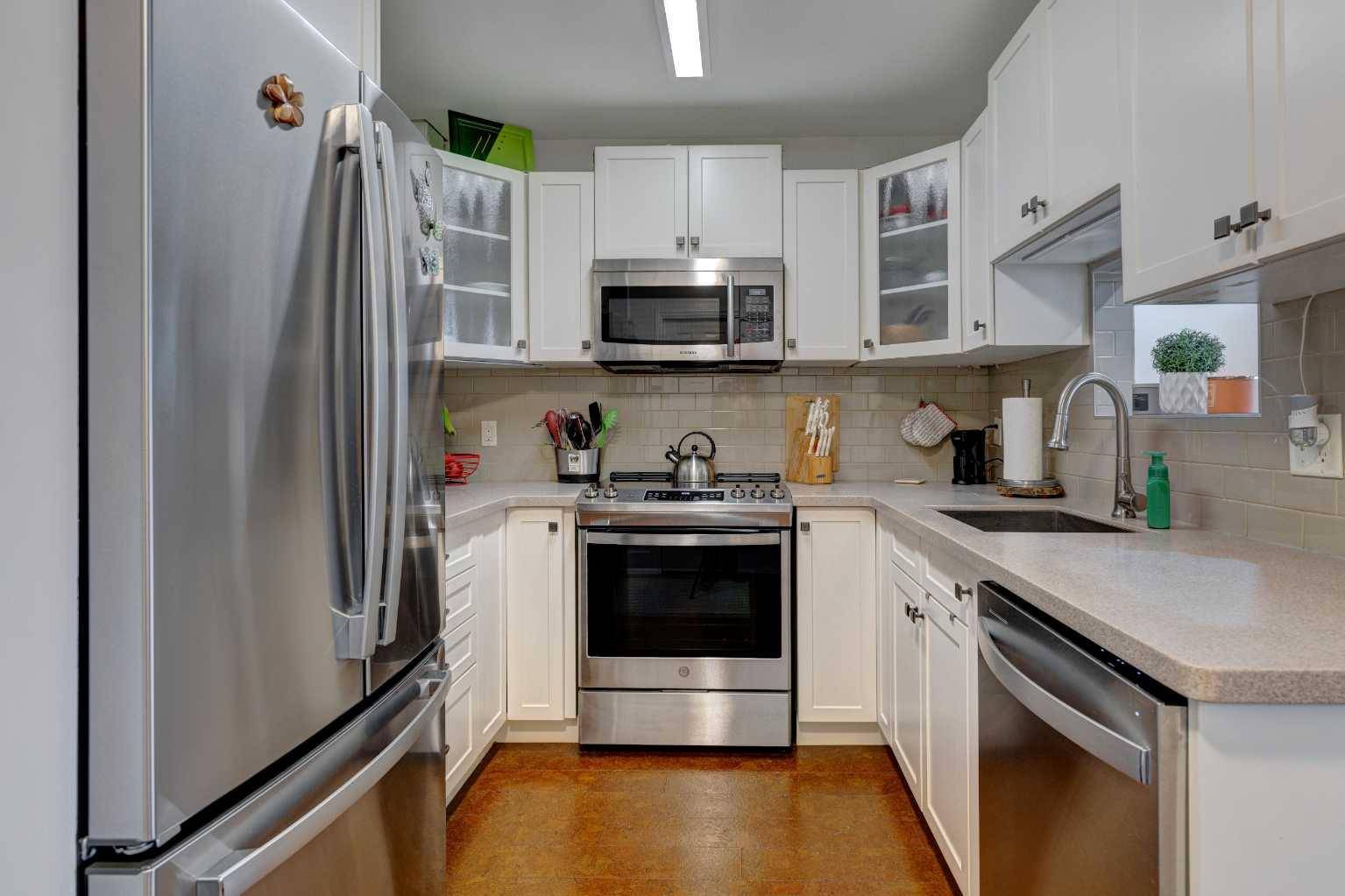 Okotoks, AB T1S 1Z7,102 Centre CT #203