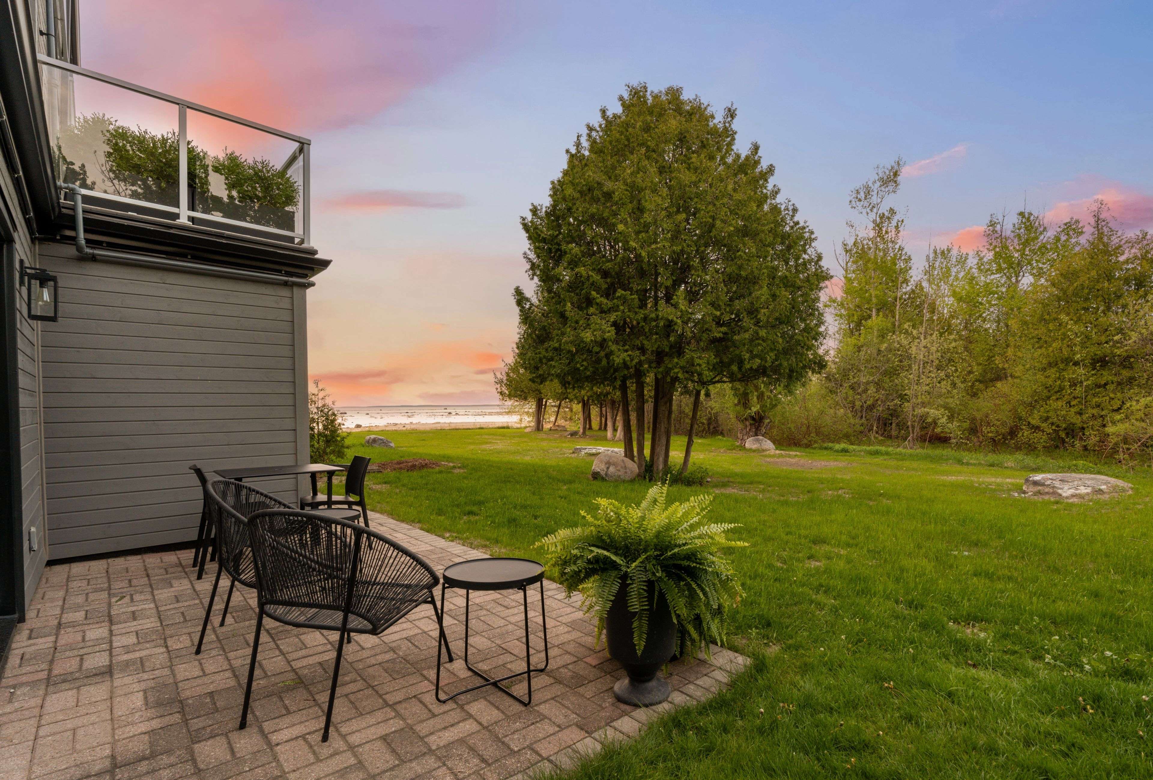 Collingwood, ON L9Y 5B7,44 Trott BLVD #7