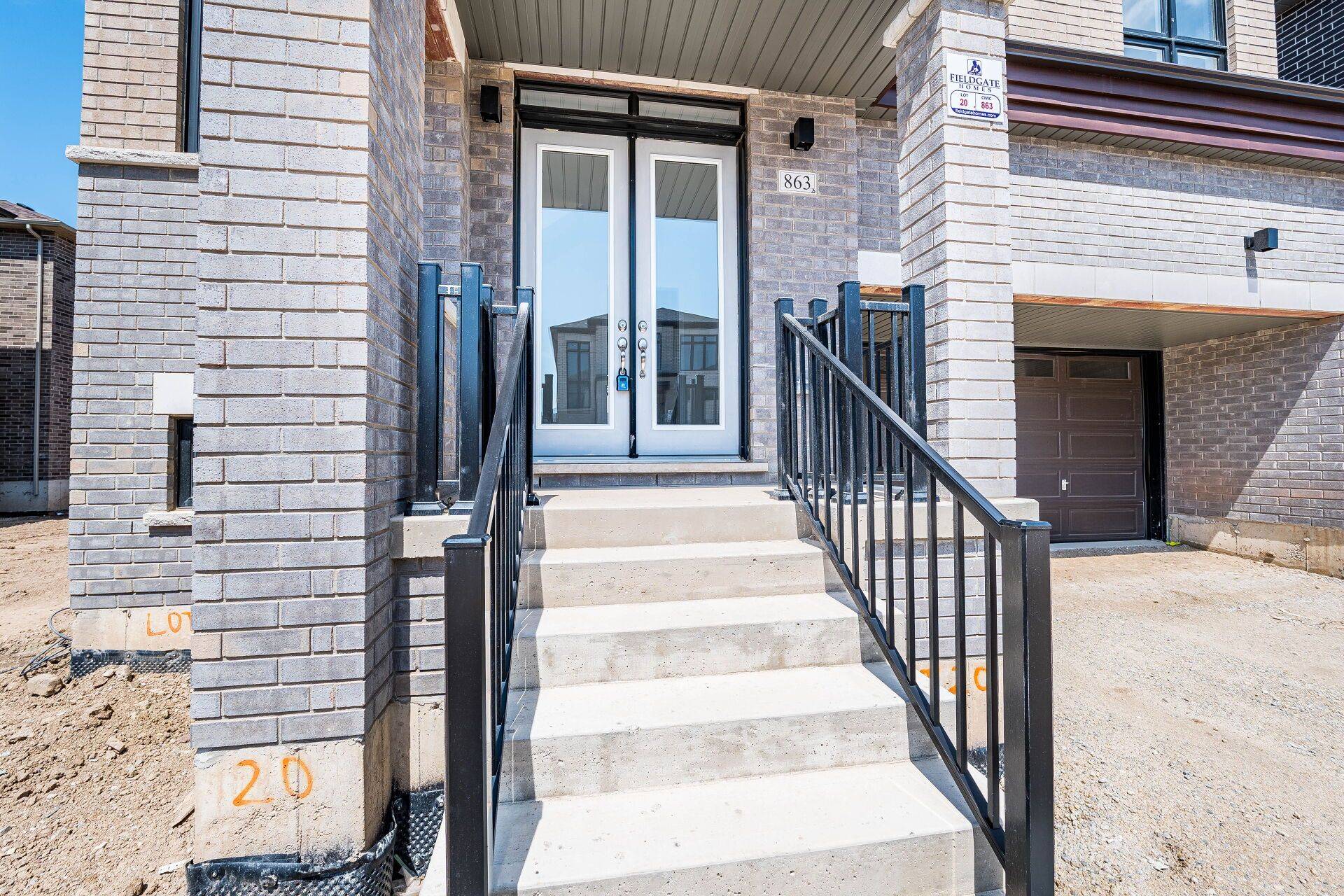 Milton, ON L9T 7E7,863 Plum PL