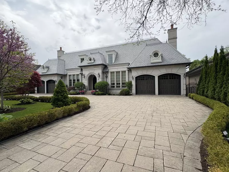 101 Forest Heights BLVD, Toronto C12, ON M2L 2K7
