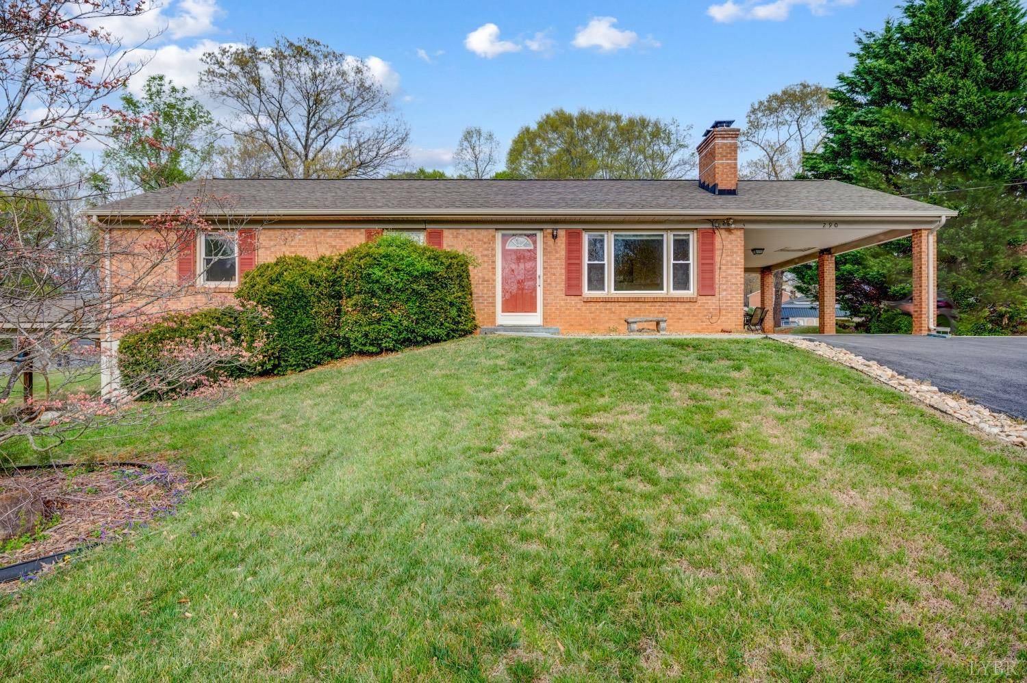 290 Laurel DR, Madison Heights, VA 24572