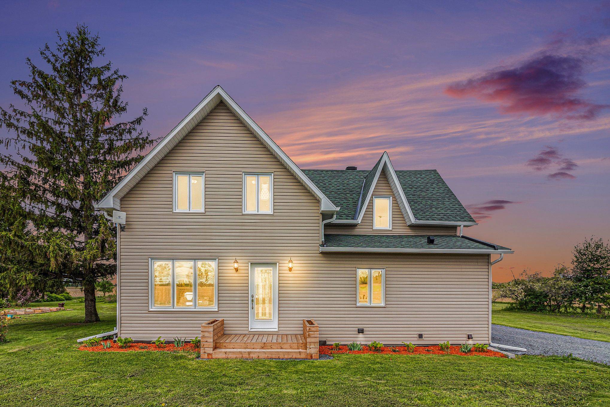 1436 Ste Marie ST, Russell, ON K0A 1W0