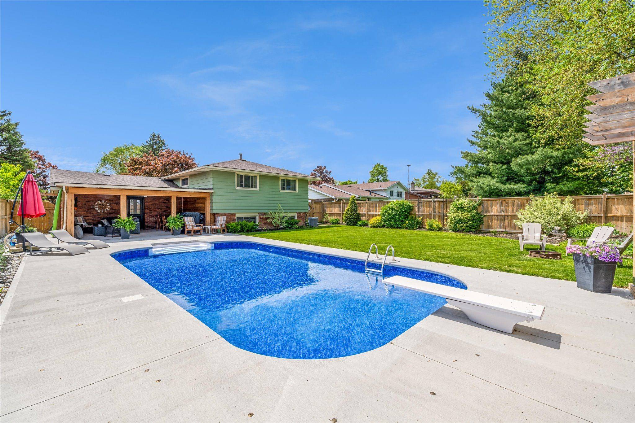Welland, ON L3C 3L7,6 McColl DR
