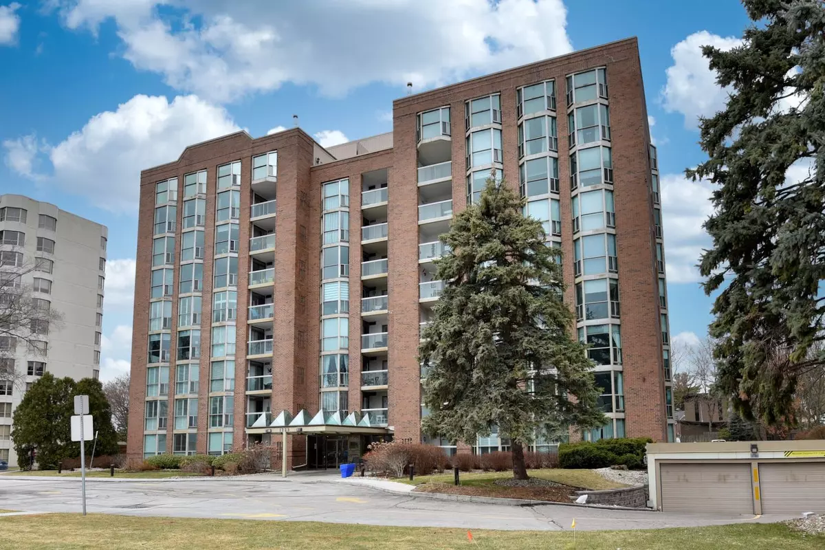Burlington, ON L7S 1Z6,1225 North Shore BLVD E #404