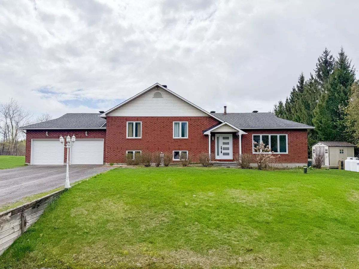 Blossom Park - Airport And Area, ON K1X 1B2,2418 Rideau RD