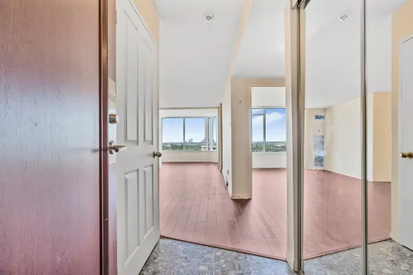 1121 Steeles AVE W #PH205, Toronto C07, ON M2R 3W7