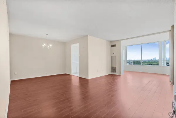 1121 Steeles AVE W #PH205, Toronto C07, ON M2R 3W7