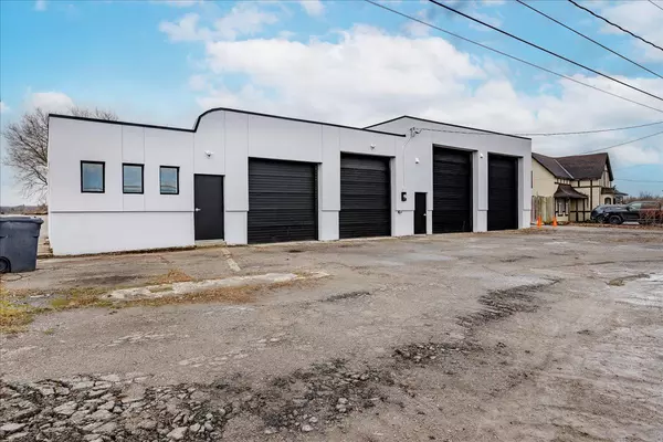 Whitchurch-stouffville, ON L4A 2K3,11874 Woodbine AVE
