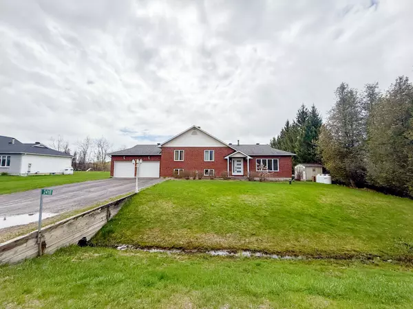 Blossom Park - Airport And Area, ON K1X 1B2,2418 Rideau RD