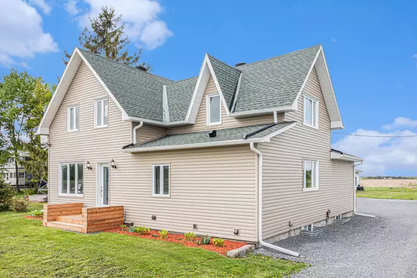 Russell, ON K0A 1W0,1436 Ste Marie ST