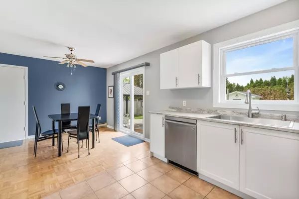 Russell, ON K0A 1W1,61 Albert ST