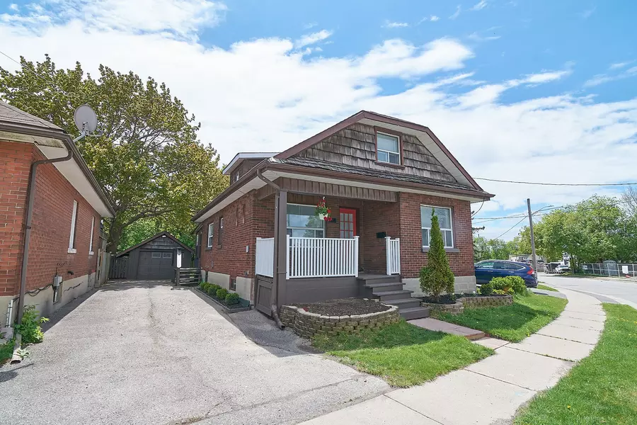 105 Conant ST, Oshawa, ON L1H 3R5