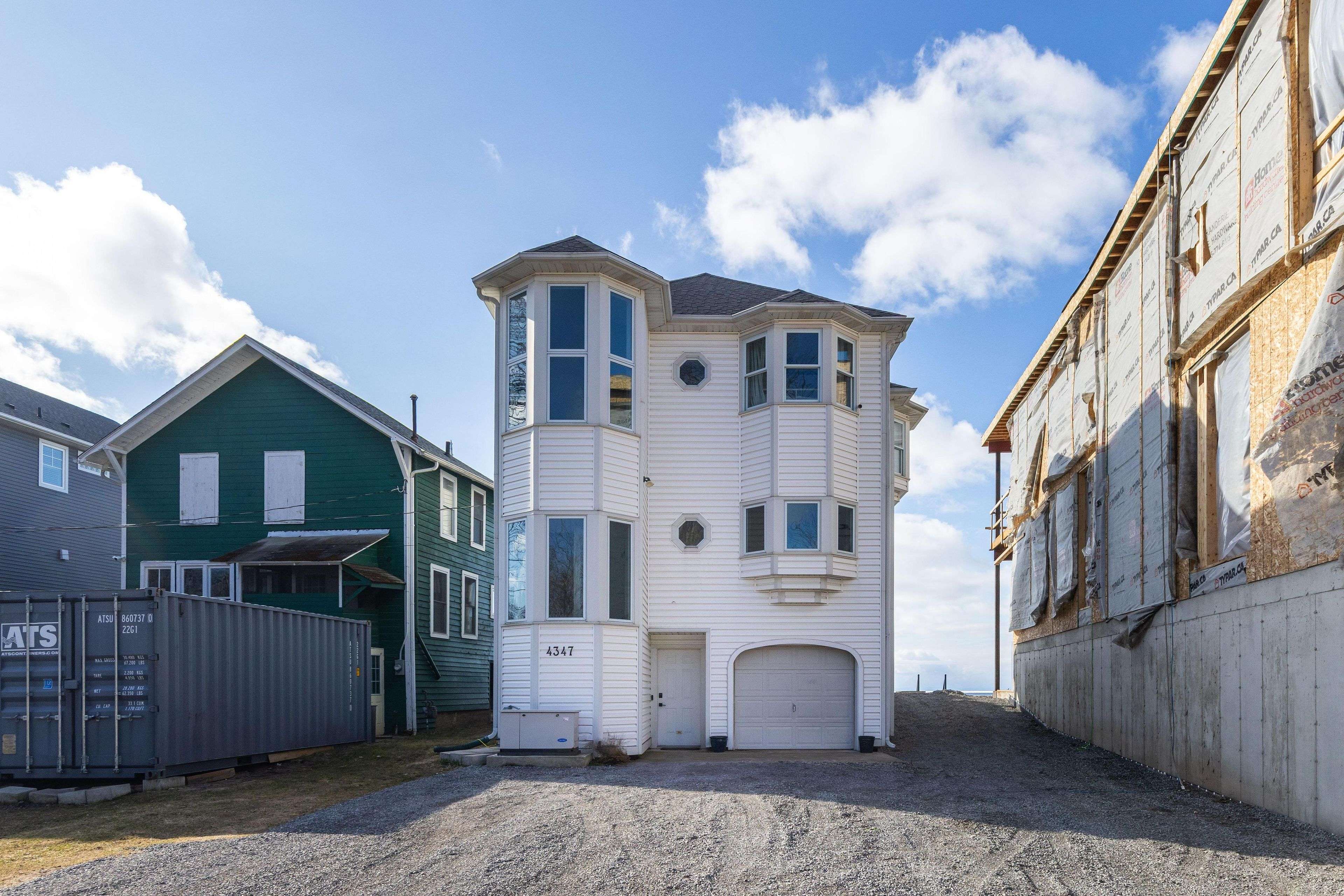 Fort Erie, ON L0S 1B0,4347 Erie RD