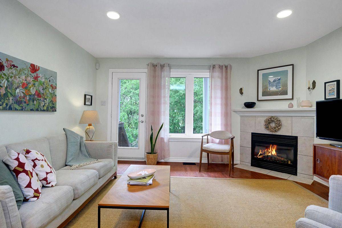 Woodroffe, ON K2B 0A2,68 Mayflower Private