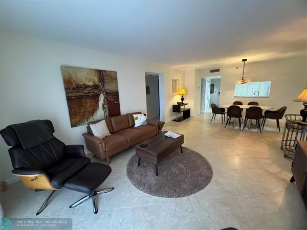 Delray Beach, FL 33446,7260 Kinghurst Dr #606