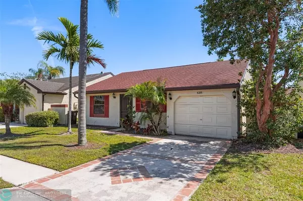 1311 SE Carrington Ct, Port St Lucie, FL 34952