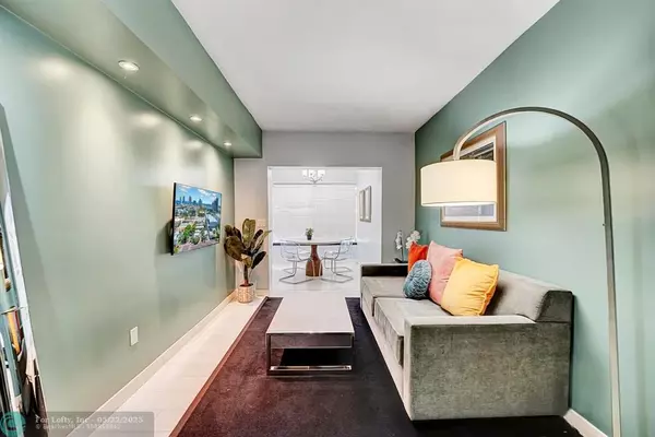 Miami Beach, FL 33139,560 Michigan Ave