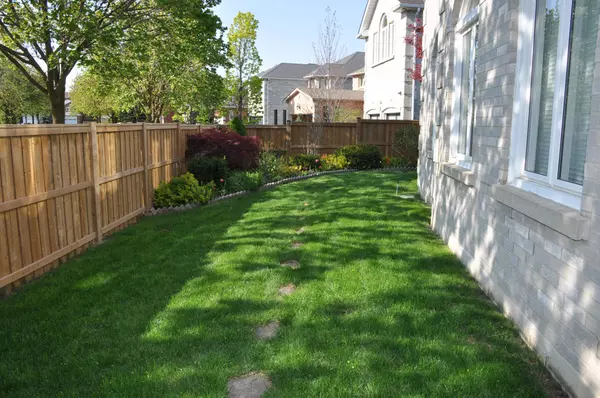 Vaughan, ON L4J 7X6,20 Brownridge DR