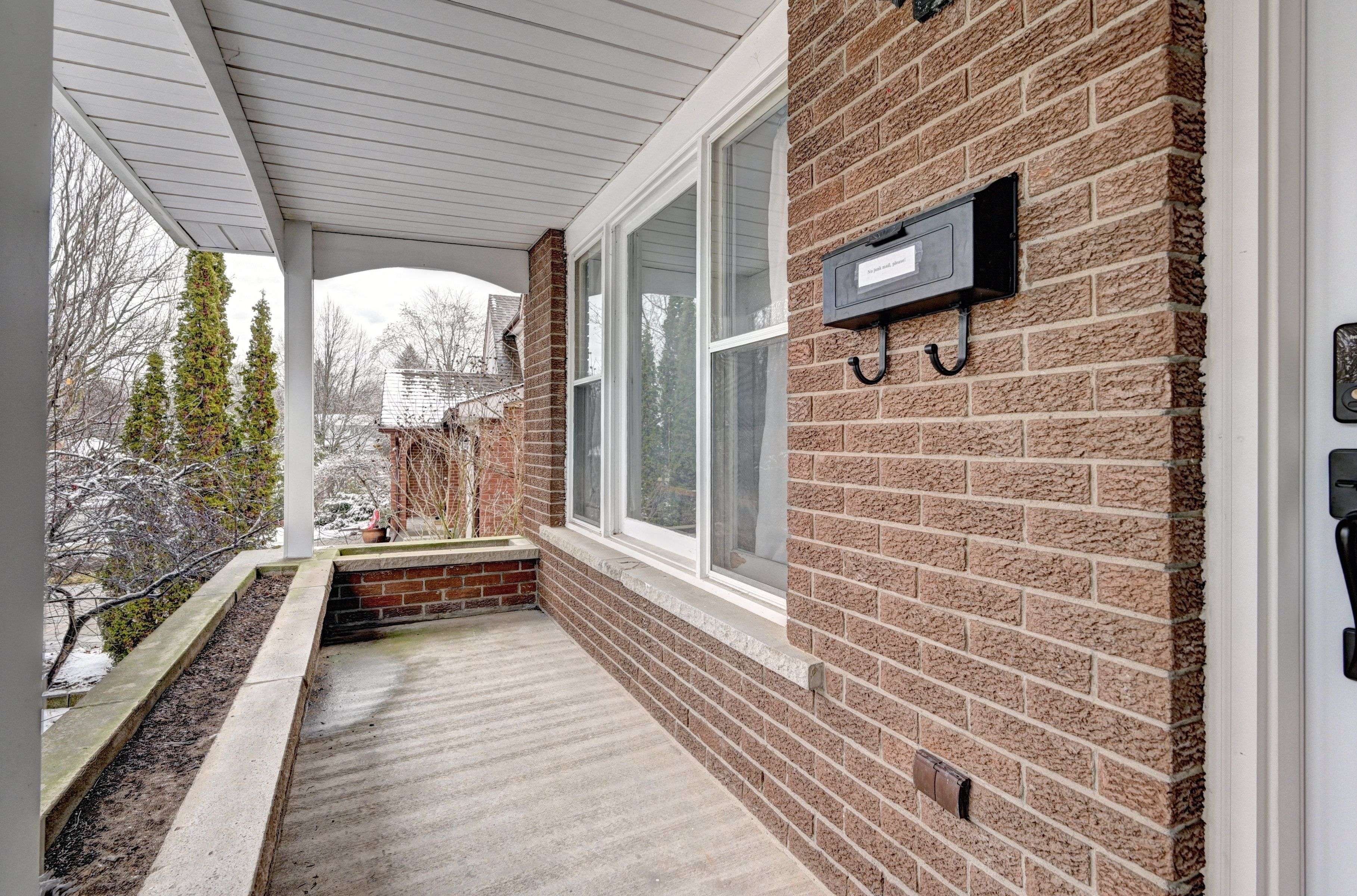 Waterloo, ON N2L 5M1,383 Stillmeadow CIR