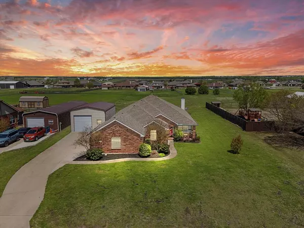 1476 Meadowbrook Lane,  Nevada,  TX 75173