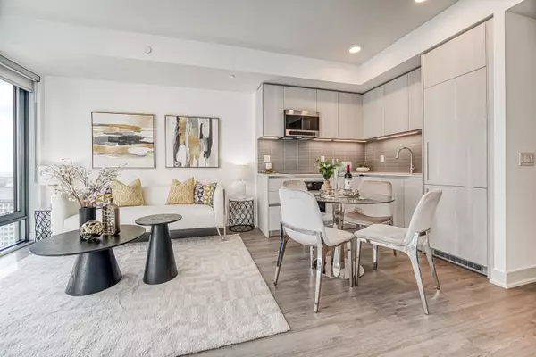 Toronto C02, ON M4W 0B6,8 Cumberland ST #3105