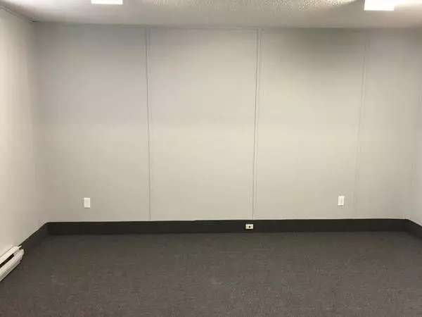 Oshawa, ON L1H 7N9,1019 Nelson ST #7