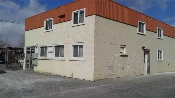 Oshawa, ON L1H 7N9,1019 Nelson ST #7
