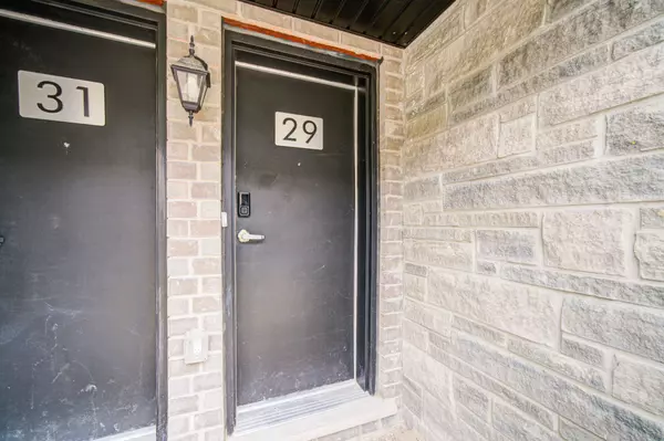 Barrie, ON L9J 0N9,29 Magnolia LN #29