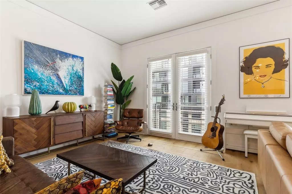 Fort Worth, TX 76107,3300 W 7th Street #301