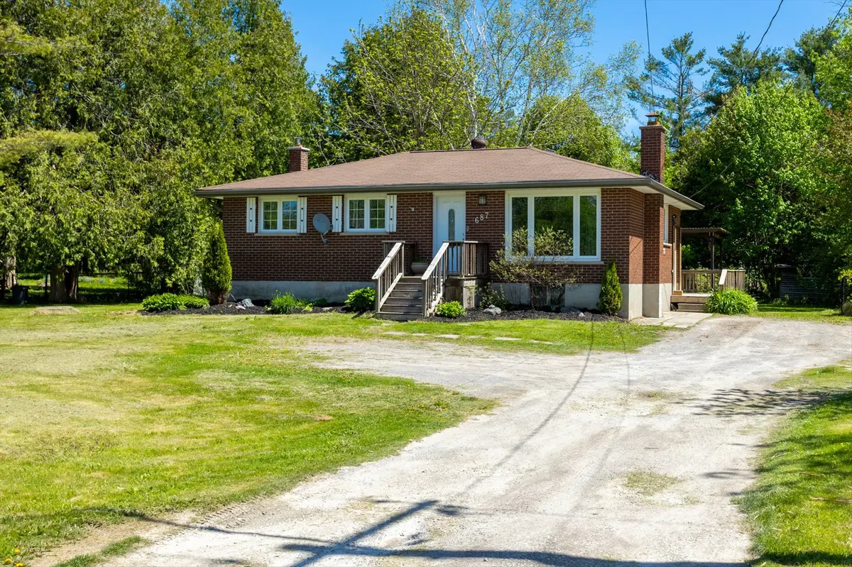 Selwyn, ON K0L 1T0,687 Robinson RD