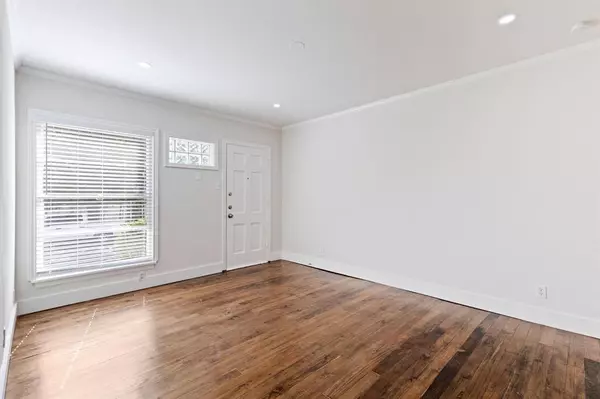 Dallas, TX 75219,4101 Douglas Avenue #202
