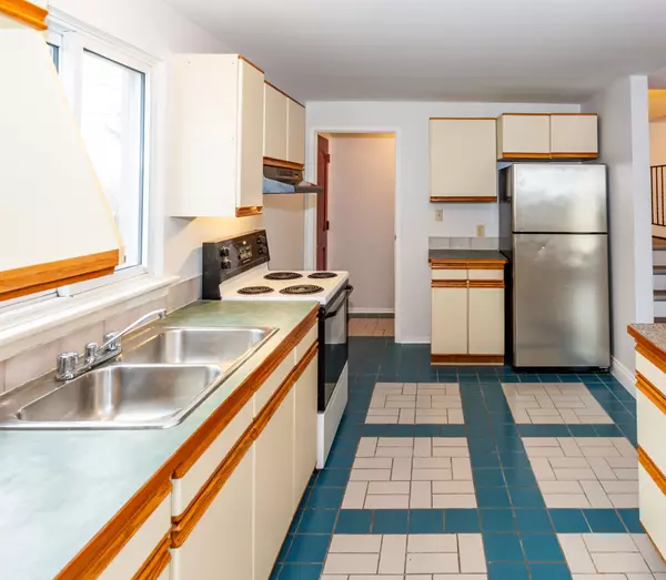 Woodstock, ON N4S 8B3,63 Tennyson ST