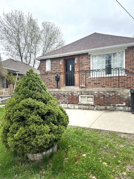 219 Church ST, Toronto W04, ON M9N 1N9