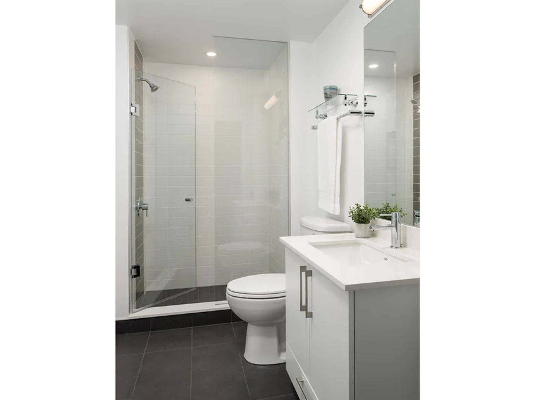 Toronto W08, ON M9B 1B1,20 Samuel Wood WAY #1405