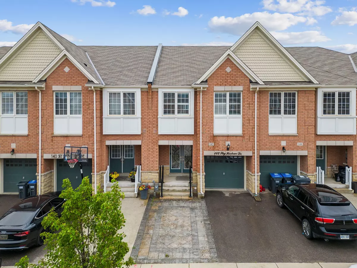 Brampton, ON L6Y 0V1,142 Sky Harbour DR