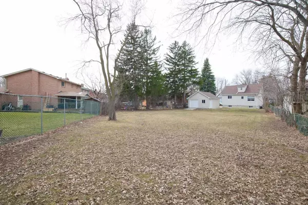 Brampton, ON L6X 1L7,7 Rogers RD
