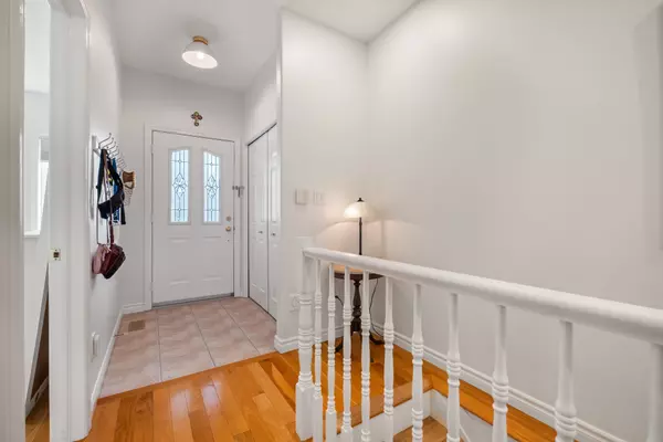 Kingston, ON K7K 7J8,34 Schooner DR