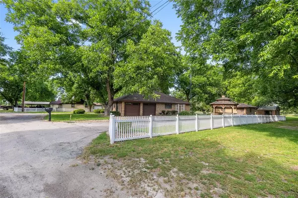 De Leon, TX 76444,1025 S Lamar Street