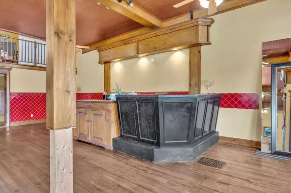 Madawaska Valley, ON K0J 2N0,17581 HIGHWAY 60 N/A