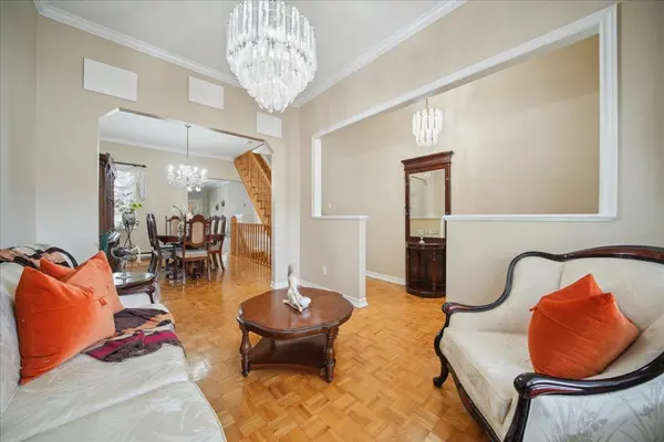 Toronto W01, ON M6K 2T5,148 West Lodge AVE